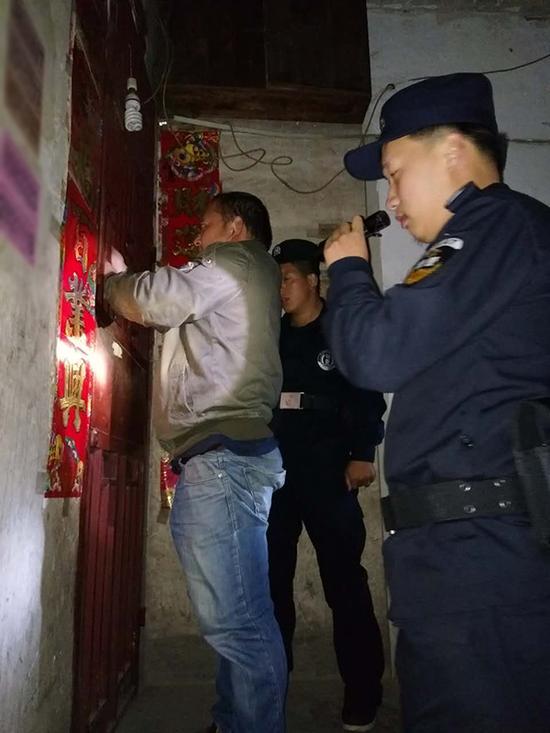 商丘粗心妈妈误将幼女锁家中 